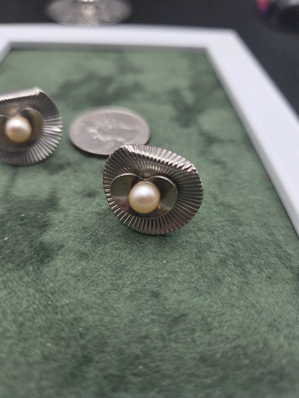 1422. Vintage Silver Tone Cufflinks with Pearl Accent